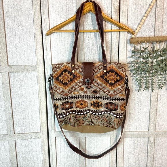 Myra Bag Tote Western In Pelle E Tela – Borsa Donna In Cotone Riciclato Con Manici, Realizzata A Mano, 43x43x10 Cm, Unica E Resistente, Per Scuola, Lavoro E Viaggi